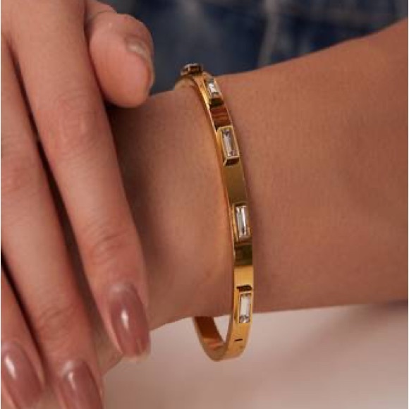 18K Gold Plated Bangle Bracelet*Tennis Baguette Swarovski Cubic Zirconia*JD - Picture 5 of 7